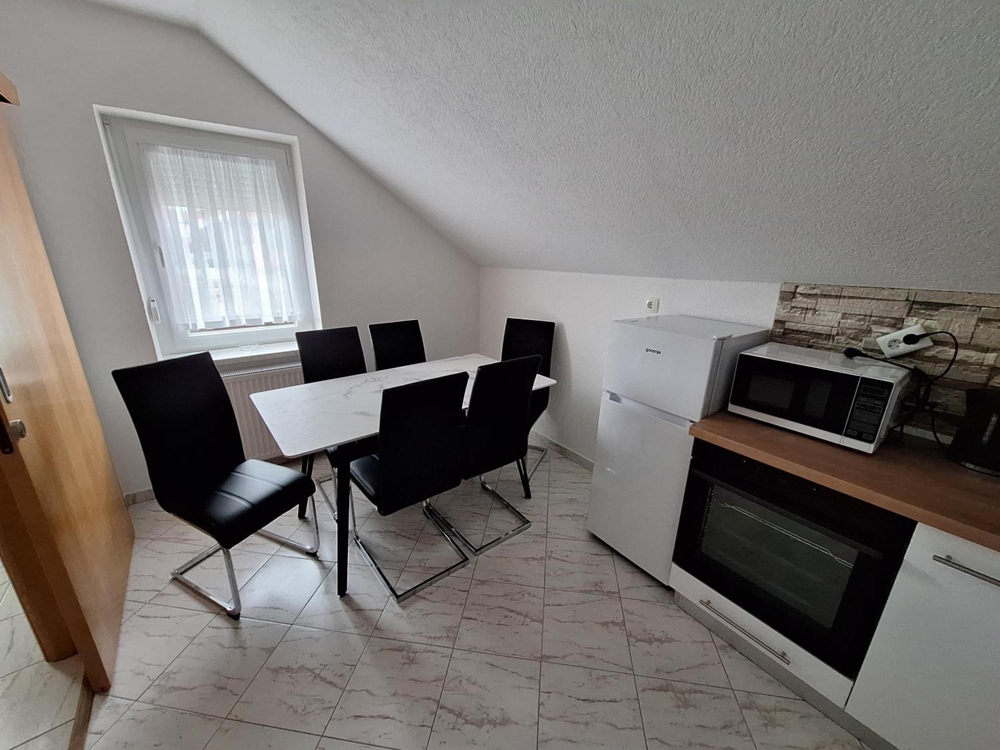 Guesthouse Miha Rakovica Exteriör bild