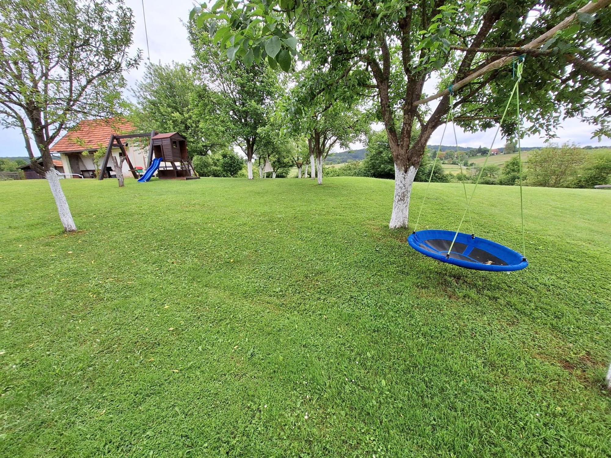 Guesthouse Miha Rakovica Exteriör bild